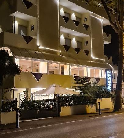 Hotel Beppe Rímini Exterior foto