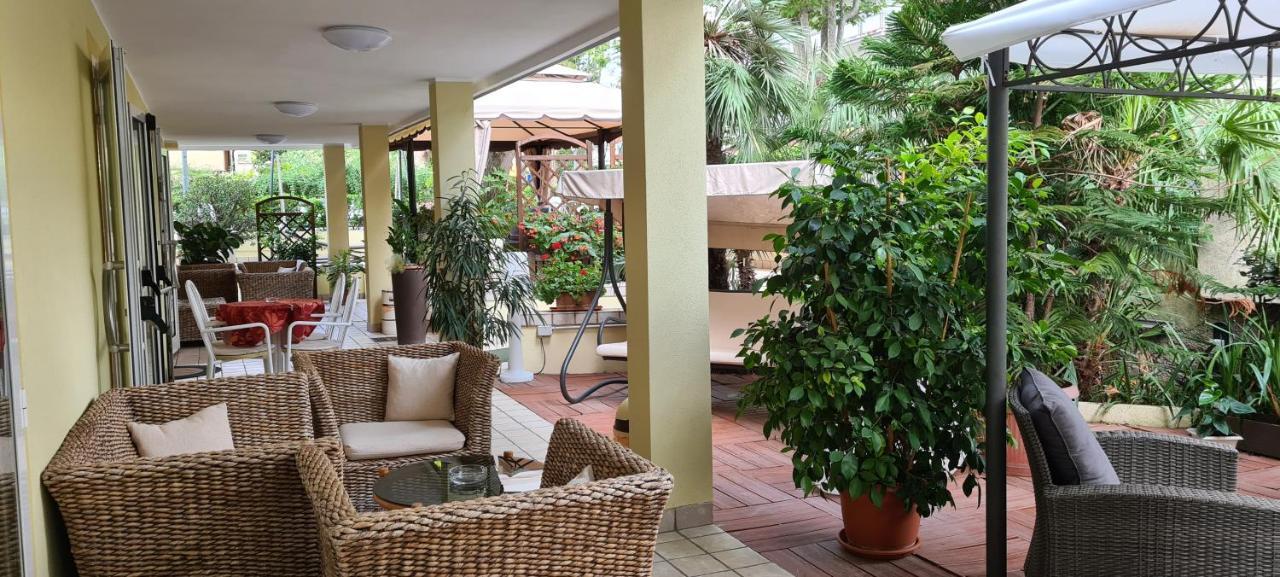Hotel Beppe Rímini Exterior foto