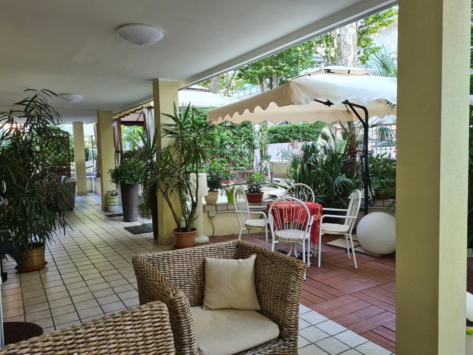Hotel Beppe Rímini Exterior foto